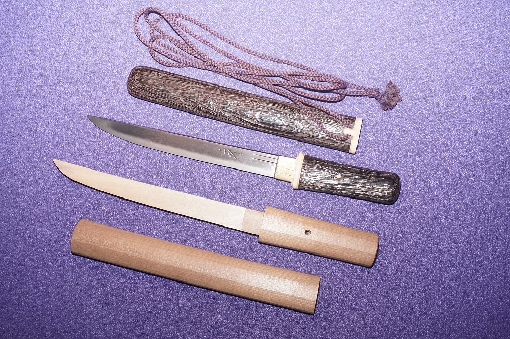 短刀［康春］（保存）<br>Tanto: Yasuharu. NBTHK HOZON.