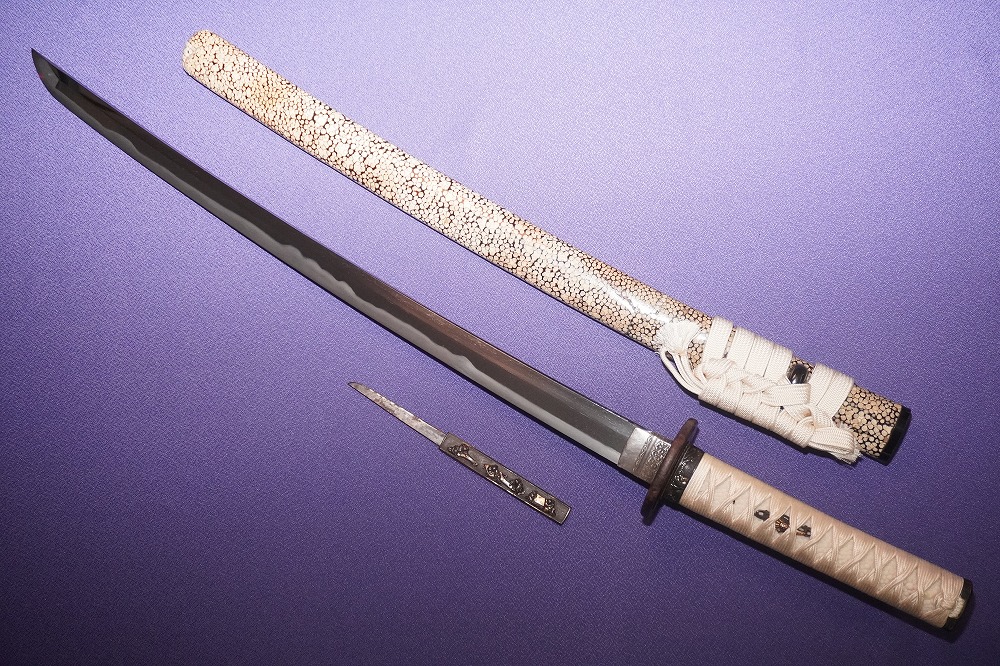 脇差［相州伊勢大掾源綱広］（特別保存）<br>Wakizashi: Soshu Ise Daijo Minamoto Tsunahiro. NBTHK TOKUBETSU HOZON.